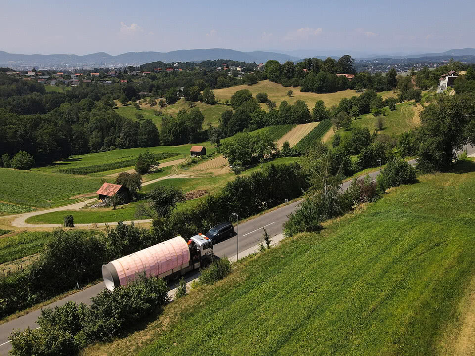 Transport von dem Trinkwasserbehälter von Harasser Trinkwasserbehälterbau in Hart bei Graz